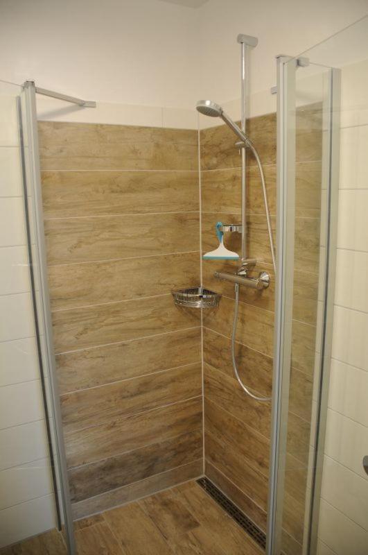 Leo Apartment Греетзиел Екстериор снимка